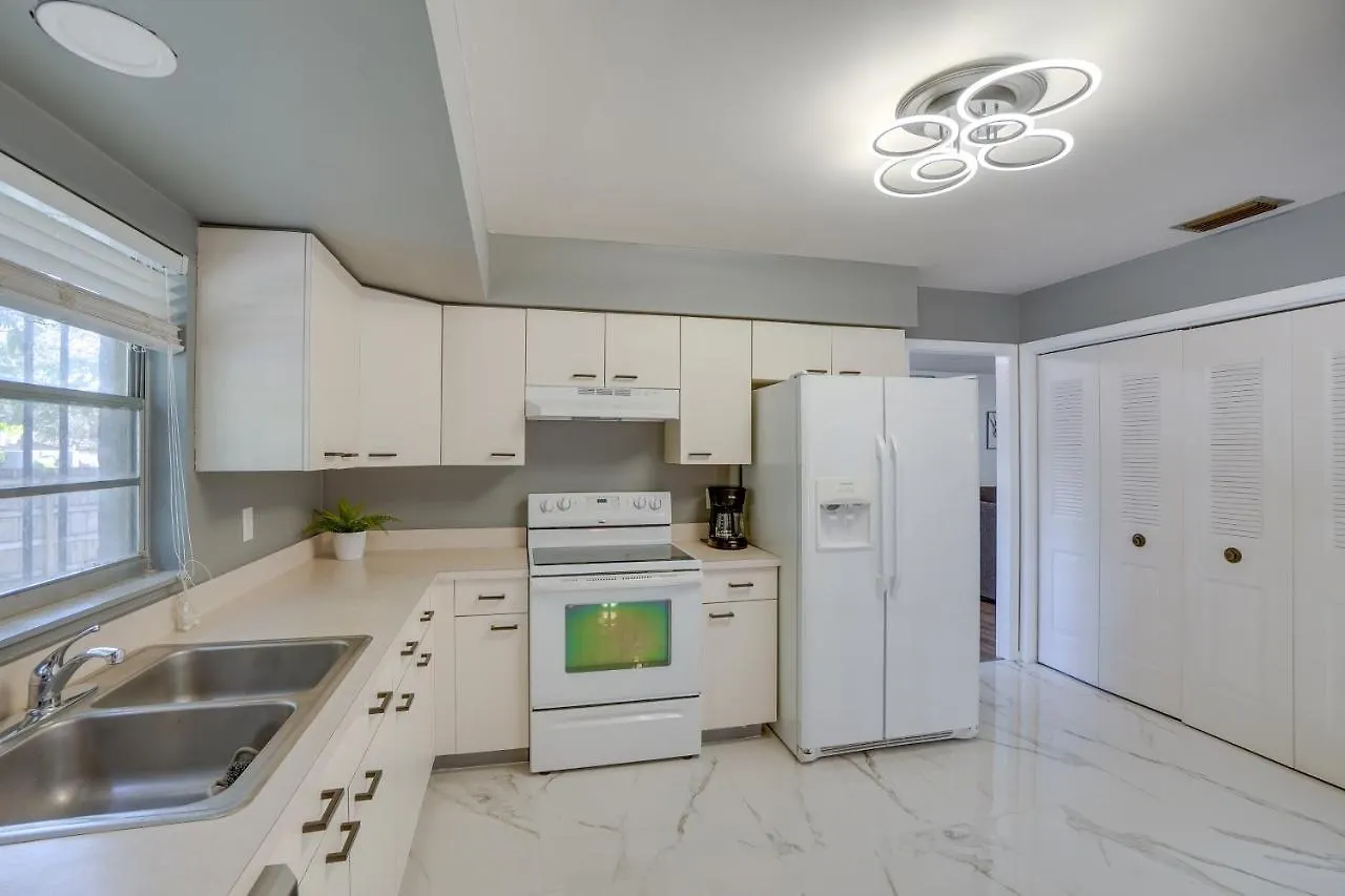 Dom wakacyjny Spacious Tampa Vacation Rental About 7 Mi To Beach! Stany Zjednoczone Ameryki
